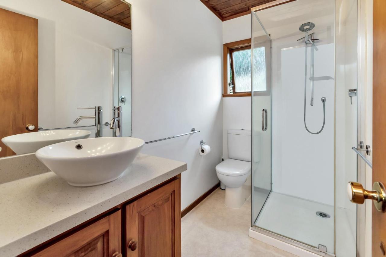 Te Maiki Retreat - Russell Holiday Home 외부 사진